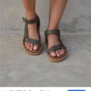 Sun+ stone Women's Olive Sandals size 9